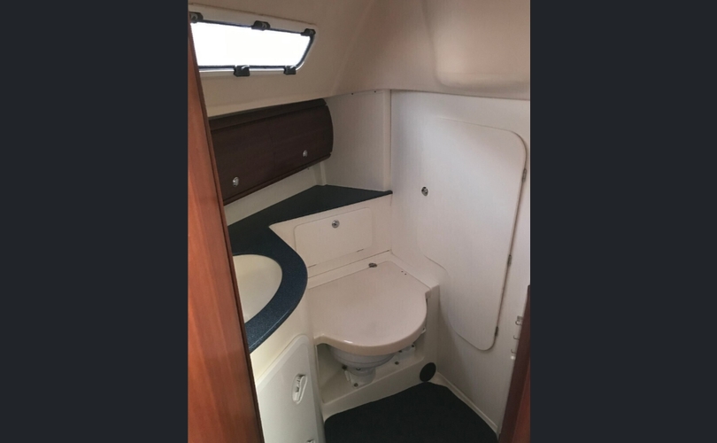 Bavaria 32 Cruiser-kuva-16